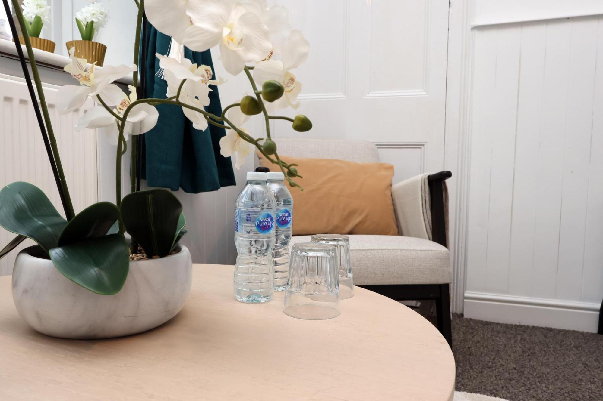 Cardiff City Guesthouse, Central Rooms, Fast Wi-Fi, On-Street Parking Exterior foto
