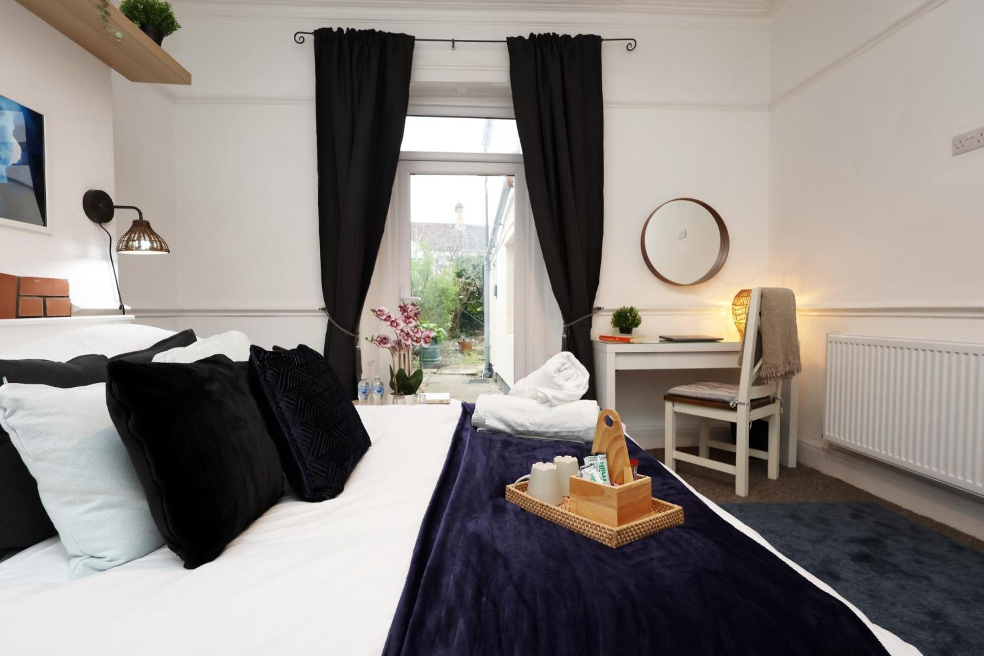 Cardiff City Guesthouse, Central Rooms, Fast Wi-Fi, On-Street Parking Exterior foto