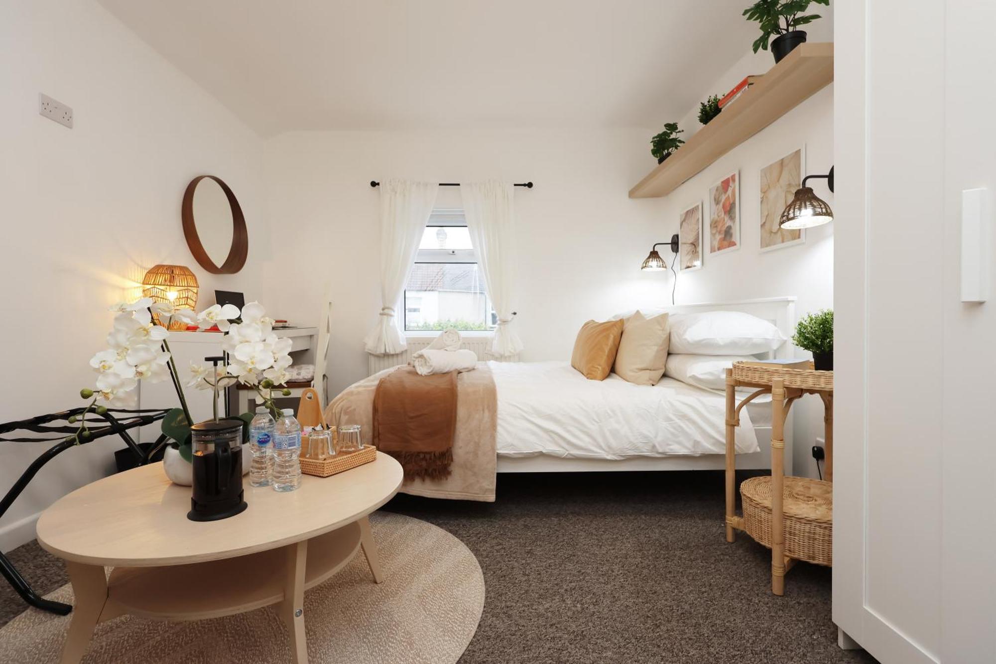 Cardiff City Guesthouse, Central Rooms, Fast Wi-Fi, On-Street Parking Exterior foto